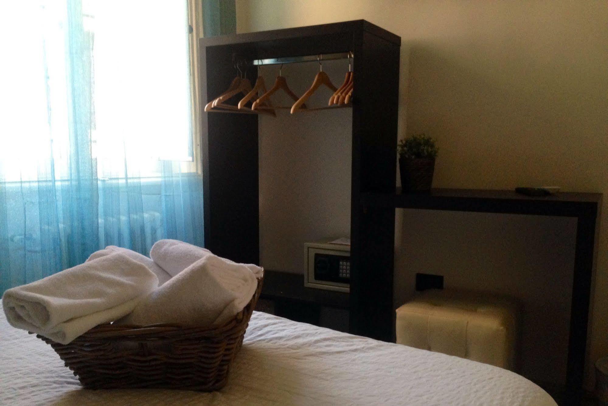 Hotel Domus Tiberina Ρώμη Εξωτερικό φωτογραφία